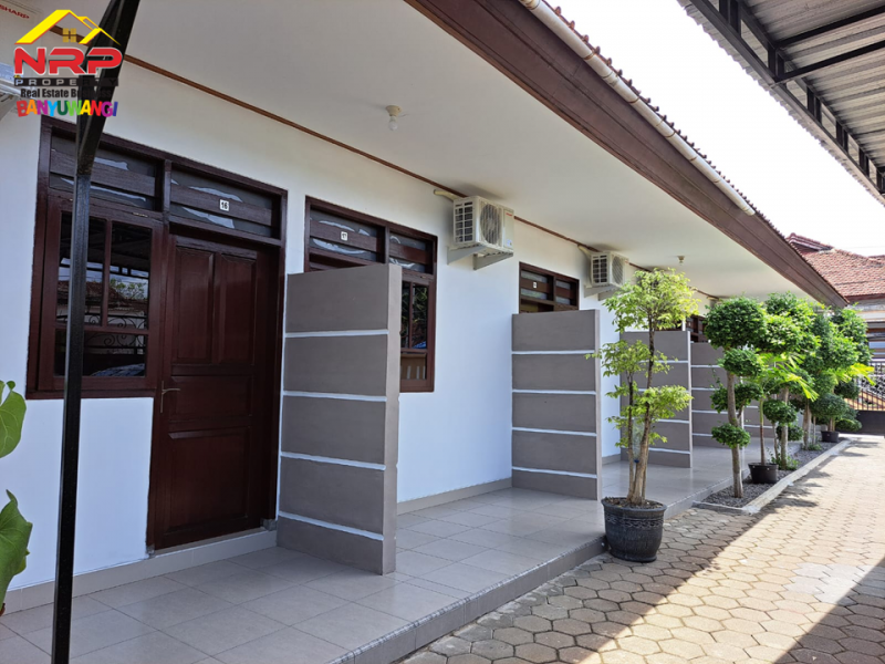 Dijual Kos-Kosan Strategis 100 Meter dari Jl. Adi Sucipto - Bwi Dijual Kos-Kosan Strategis 100 Meter dari Jl. Adi Sucipto - Bwi Dijual Kos-Kosan Strategis 100 Meter dari Jl. Adi Sucipto - Bwi
Lokasi strategis di belakang ramayana Mall. Dekat dengan kampus Untag Banyuwangi
Cocok untuk NRP BANYUWANGI