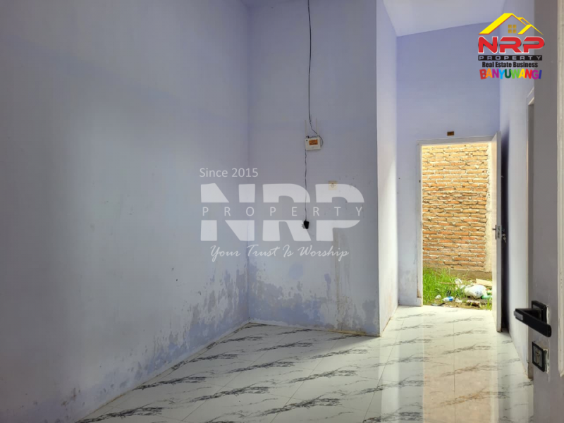 Dijual Operkredit Rumah Minimalis Proses Renov di Giri - Banyuwangi  Dijual Operkredit Rumah Minimalis Proses Renov di Giri - Banyuwangi  Dijual Operkredit Rumah Minimalis Proses Renov di Giri - Banyuwangi&nbsp;
Lokasi Sangat Strategis Terletak di 0 Jalan Utama Raden Wijaya - Banyuwangi
Dengan NRP BANYUWANGI