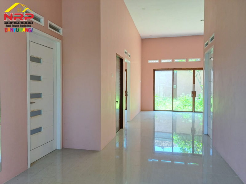 Dijual Premium House Siap Huni di Pusat Kota Banyuwangi  Dijual Premium House Siap Huni di Pusat Kota Banyuwangi  Dijual Premium House Siap Huni di Pusat Kota Banyuwangi
Dekat dengan Kantor Pemda dan Pemerintahan, Dekat Dengan Fasilitas Pendidikan, Perbelanjaan dan NRP BANYUWANGI