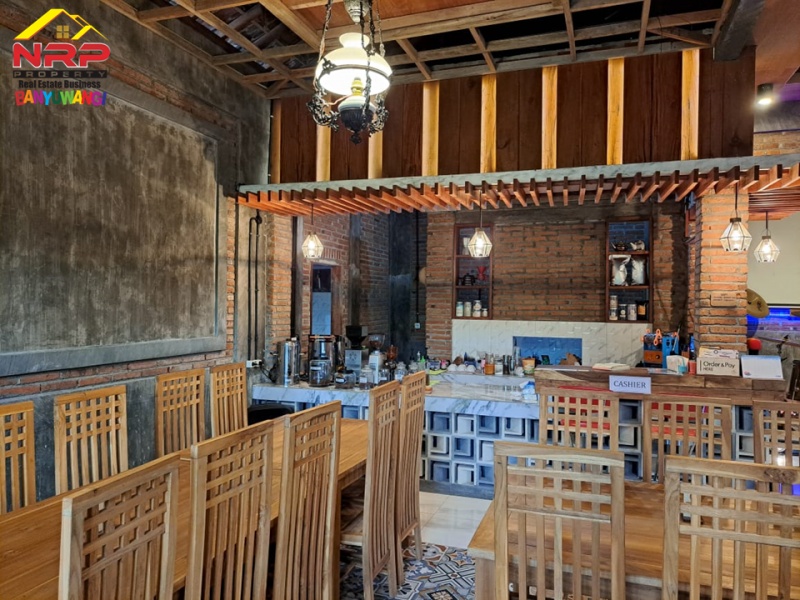 Dijual Restoran atau Caffe di Desa Adat Kemiren - Banyuwangi Dijual Restoran atau Caffe di Desa Adat Kemiren - Banyuwangi Dijual Restoran atau Caffe di Desa Adat Kemiren - Banyuwangi
Lokasi Sangat Stategis si tepi Jalan Utama Kemiren - Banyuwangi
Bangunan Baru Hanya menghitung NRP BANYUWANGI