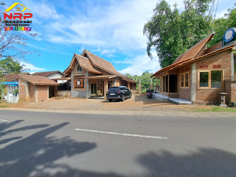 Dijual Restoran atau Caffe di Desa Adat Kemiren - Banyuwangi Dijual Restoran atau Caffe di Desa Adat Kemiren - Banyuwangi Dijual Restoran atau Caffe di Desa Adat Kemiren - Banyuwangi
Lokasi Sangat Stategis si tepi Jalan Utama Kemiren - Banyuwangi
Bangunan Baru Hanya menghitung NRP BANYUWANGI