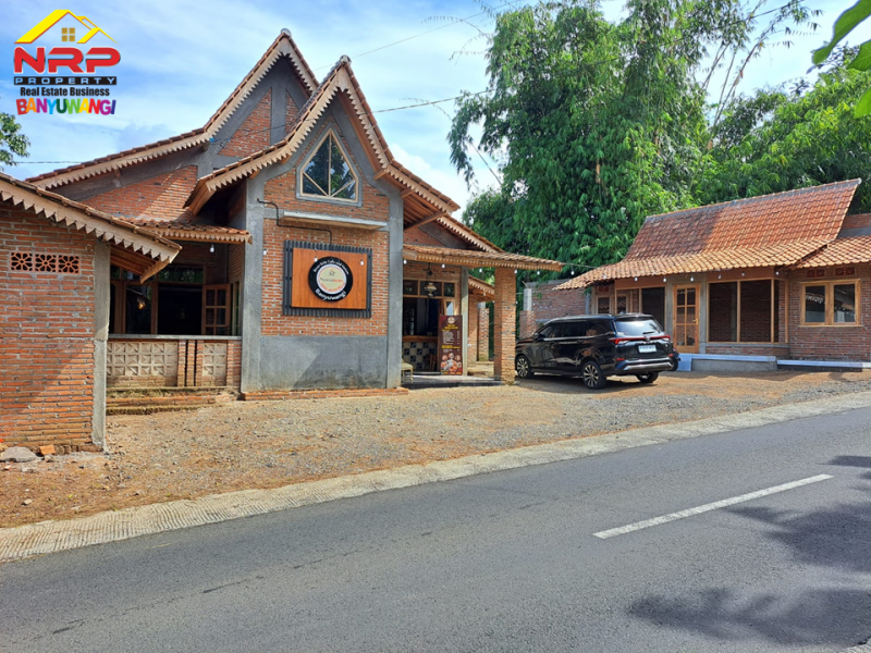 Dijual Restoran atau Caffe di Desa Adat Kemiren - Banyuwangi Dijual Restoran atau Caffe di Desa Adat Kemiren - Banyuwangi Dijual Restoran atau Caffe di Desa Adat Kemiren - Banyuwangi
Lokasi Sangat Stategis si tepi Jalan Utama Kemiren - Banyuwangi
Bangunan Baru Hanya menghitung NRP BANYUWANGI