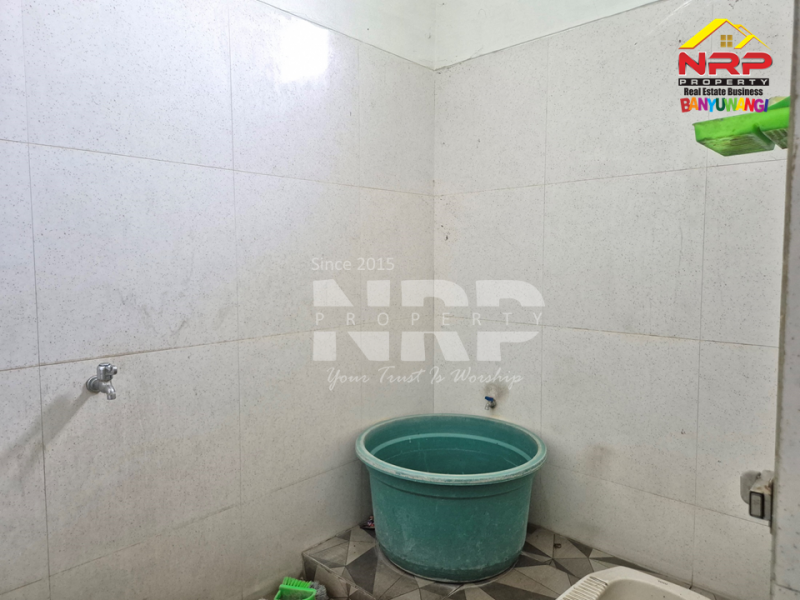 Dijual Ruang Usaha 3 Lantai Ex. Minimarket, Cafe dan Biliard  tepi Jl. Kolonel Sugiono - Banyuwangi  Dijual Ruang Usaha 3 Lantai Ex. Minimarket, Cafe dan Biliard  tepi Jl. Kolonel Sugiono - Banyuwangi  Dijual Ruang Usaha 3 Lantai Ex. Minimarket, Cafe dan Biliard&nbsp; tepi Jl. Kolonel Sugiono - Banyuwangi&nbsp;
Terletak di Area Bisnis Aktif, Cocok untuk NRP BANYUWANGI