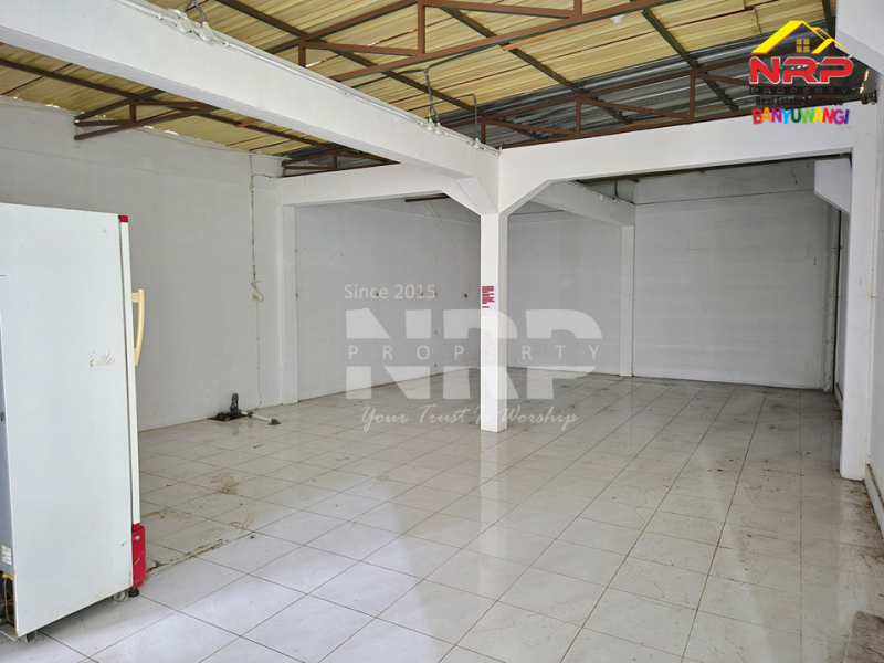 Dijual Ruang Usaha 3 Lantai Ex. Minimarket, Cafe dan Biliard  tepi Jl. Kolonel Sugiono - Banyuwangi  Dijual Ruang Usaha 3 Lantai Ex. Minimarket, Cafe dan Biliard  tepi Jl. Kolonel Sugiono - Banyuwangi  Dijual Ruang Usaha 3 Lantai Ex. Minimarket, Cafe dan Biliard&nbsp; tepi Jl. Kolonel Sugiono - Banyuwangi&nbsp;
Terletak di Area Bisnis Aktif, Cocok untuk NRP BANYUWANGI