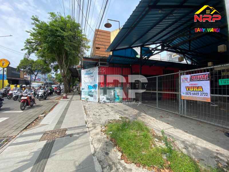 Dijual Ruang usaha di jantung kota Banyuwangi siap menemani perjalanan bisnismu. Dijual Ruang usaha di jantung kota Banyuwangi siap menemani perjalanan bisnismu. Bangun bisnis impianmu dari Tanah di lokasi yang tepat dan Strategis?
Ruang usaha di jantung kota Banyuwangi siap menemani perjalanan bisnismu.
Strategis, NRP BANYUWANGI