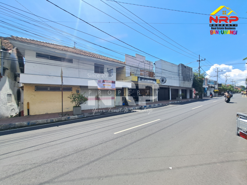 Dijual Ruko 2 Lantai dan Rumah 2 lantai Super Strategis di PB Sudirman - Banyuwangi  Dijual Ruko 2 Lantai dan Rumah 2 lantai Super Strategis di PB Sudirman - Banyuwangi  Dijual Ruko 2 Lantai dan Rumah 2 lantai Super Strategis di PB Sudirman - Banyuwangi&nbsp;
Berdiri di pusat keramaian kota, tempat di mana setiap langkah NRP BANYUWANGI