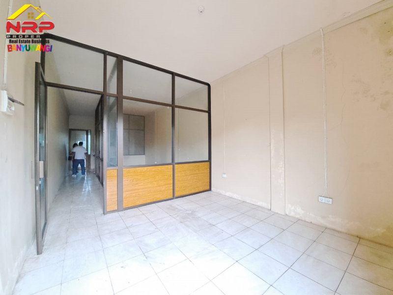 Dijual Ruko 2 Lantai di  Depan Hotel ILIRA Banyuwangi Dijual Ruko 2 Lantai di  Depan Hotel ILIRA Banyuwangi Dijual Ruko 2 Lantai di&nbsp; Depan Hotel ILIRA Banyuwangi
Lokasi di 0 Jalan Yos Sudarso, Sangat Cocok untuk Ruang usaha

LT/LB : 80/160 M2 NRP BANYUWANGI