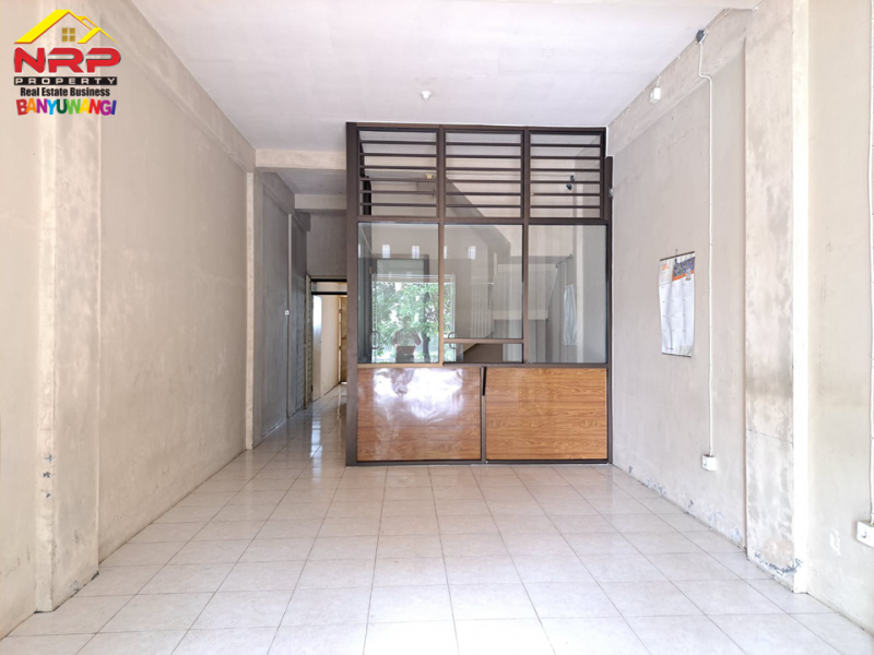 Dijual Ruko 2 Lantai di  Depan Hotel ILIRA Banyuwangi Dijual Ruko 2 Lantai di  Depan Hotel ILIRA Banyuwangi Dijual Ruko 2 Lantai di&nbsp; Depan Hotel ILIRA Banyuwangi
Lokasi di 0 Jalan Yos Sudarso, Sangat Cocok untuk Ruang usaha

LT/LB : 80/160 M2 NRP BANYUWANGI