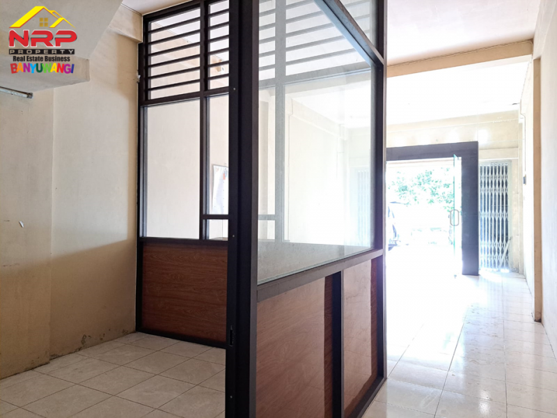 Dijual Ruko 2 Lantai di  Depan Hotel ILIRA Banyuwangi Dijual Ruko 2 Lantai di  Depan Hotel ILIRA Banyuwangi Dijual Ruko 2 Lantai di&nbsp; Depan Hotel ILIRA Banyuwangi
Lokasi di 0 Jalan Yos Sudarso, Sangat Cocok untuk Ruang usaha

LT/LB : 80/160 M2 NRP BANYUWANGI