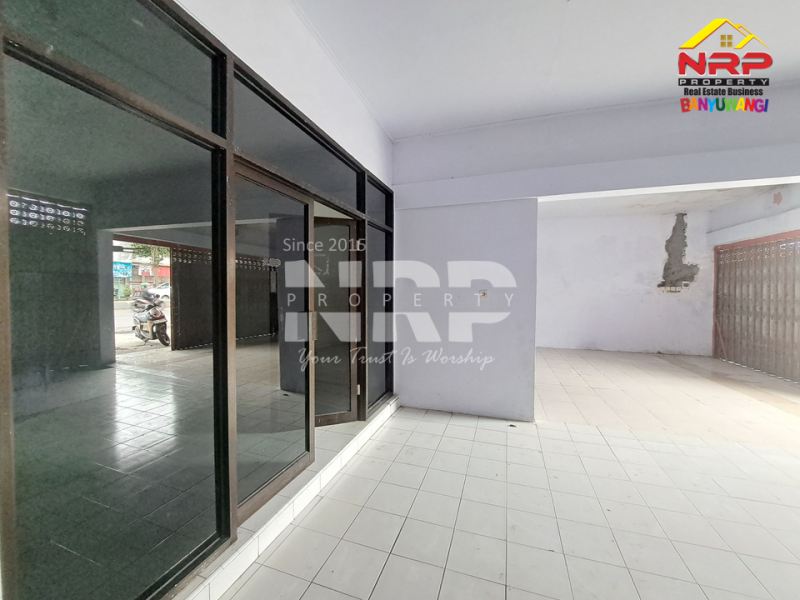 Dijual Ruko 2 Lantai di Sobo Jl. S Parman - Banyuwangi  Dijual Ruko 2 Lantai di Sobo Jl. S Parman - Banyuwangi  Dijual Ruko 2 Lantai di Dekat Hotel Santika - Banyuwangi&nbsp;
Cocok untuk kantor, showroom, dll&nbsp;

Luas Tanah : 236 M2
Luas Bangunan : 150 NRP BANYUWANGI