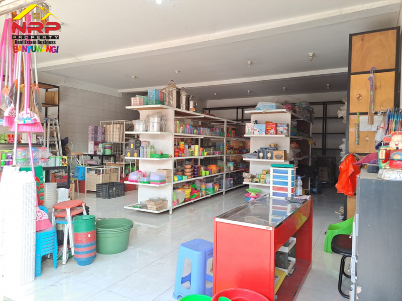 Dijual Ruko 2 Lantai di Tepi Jl. Utama Benculuk - Banyuwangi  Dijual Ruko 2 Lantai di Tepi Jl. Utama Benculuk - Banyuwangi  Dijual Ruko 2 Lantai di Tepi Jl. Utama Benculuk - Banyuwangi&nbsp;
Berada di Pusat Bisnis dan Kuliner Benculuk.&nbsp;
Dekat dengan Wisata De Djawatan Forest NRP BANYUWANGI