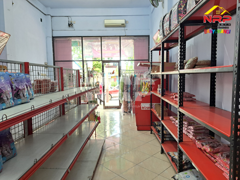 Dijual Ruko 2 Lantai Full Furniture di tepi Jl. Kolonel Sugiono - Banyuwangi  Dijual ruko murah banyuwangi kota  Dijual Ruko 2 Lantai Full Furniture di tepi Jl. Kolonel Sugiono - Banyuwangi&nbsp;
Terletak di Area Bisnis Aktif dan sangat Cocok Untuk Toko, Kantor, Cafe NRP BANYUWANGI