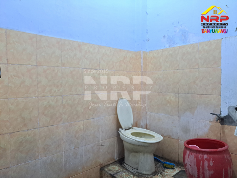 Dijual Ruko 2 Lantai Full Furniture di tepi Jl. Kolonel Sugiono - Banyuwangi  Dijual ruko murah banyuwangi kota  Dijual Ruko 2 Lantai Full Furniture di tepi Jl. Kolonel Sugiono - Banyuwangi&nbsp;
Terletak di Area Bisnis Aktif dan sangat Cocok Untuk Toko, Kantor, Cafe NRP BANYUWANGI
