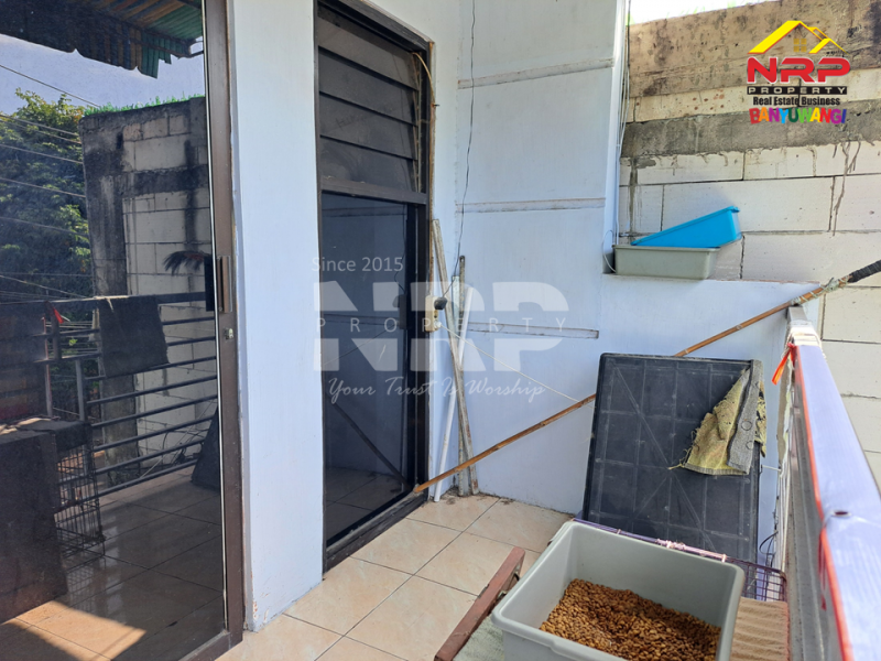 Dijual Ruko 2 Lantai Full Furniture di tepi Jl. Kolonel Sugiono - Banyuwangi  Dijual ruko murah banyuwangi kota  Dijual Ruko 2 Lantai Full Furniture di tepi Jl. Kolonel Sugiono - Banyuwangi&nbsp;
Terletak di Area Bisnis Aktif dan sangat Cocok Untuk Toko, Kantor, Cafe NRP BANYUWANGI