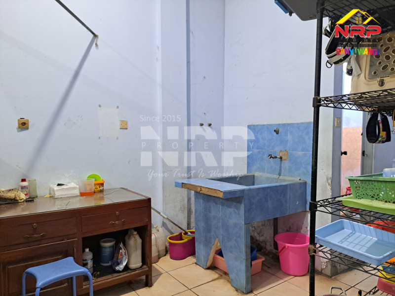 Dijual Ruko 2 Lantai Full Furniture di tepi Jl. Kolonel Sugiono - Banyuwangi  Dijual ruko murah banyuwangi kota  Dijual Ruko 2 Lantai Full Furniture di tepi Jl. Kolonel Sugiono - Banyuwangi&nbsp;
Terletak di Area Bisnis Aktif dan sangat Cocok Untuk Toko, Kantor, Cafe NRP BANYUWANGI