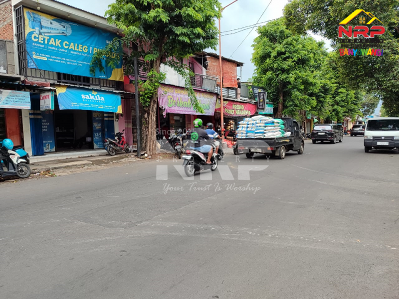 Dijual Ruko 2 Lantai Prospek di tepi Jl. Kolonel Sugiono - Banyuwangi  Dijual Ruko 2 Lantai Prospek di tepi Jl. Kolonel Sugiono - Banyuwangi  Dijual Ruko 2 Lantai Prospek di tepi Jl. Kolonel Sugiono - Banyuwangi&nbsp;
Terletak di Area Bisnis Aktif dan sangat Cocok Untuk Toko, Kantor, Resto NRP BANYUWANGI