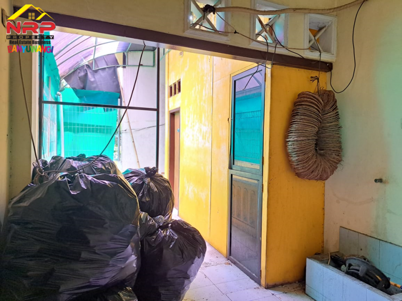 Dijual Ruko 2 Lantai Strategis di Pusat Kota JL. Adi Sucipto - Banyuwangi Dijual Ruko 2 Lantai Strategis di Pusat Kota JL. Adi Sucipto - Banyuwangi Dijual Ruko 2 Lantai Strategis di Pusat Kota JL. Adi Sucipto - Banyuwangi
Lokasi terletak di Ruas Jalan Utama Kota Banyuwangi
Lingkungan Kantor Dinas NRP BANYUWANGI