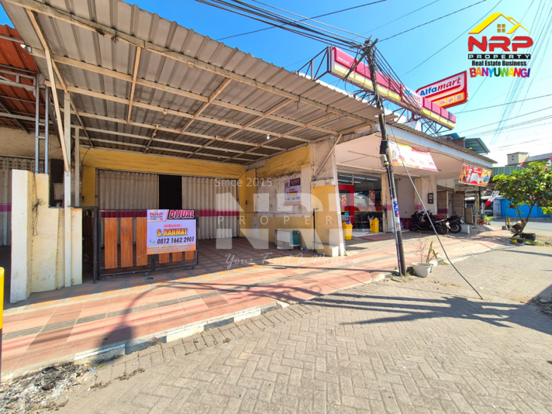 Dijual Ruko 2 Lantai Strategis di Simpang 3 Benculuk - Banyuwangi  Dijual Ruko 2 Lantai Strategis di Simpang 3 Benculuk - Banyuwangi  Dijual Ruko 2 Lantai Strategis di Simpang 3 Benculuk - Banyuwangi&nbsp;
Berada di Pusat Bisnis dan Kuliner Benculuk.&nbsp;
Cocok untuk usaha, toko, kantor NRP BANYUWANGI