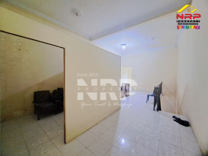Dijual Ruko 2 Lantai Strategis di Sobo Pusat Kota Banyuwangi Dijual Ruko 2 Lantai Strategis di Sobo Pusat Kota Banyuwangi Dijual Ruko 2 Lantai Strategis di Sobo Pusat Kota Banyuwangi
Lokasi terletak di Ruas Jalan Utama Kota Banyuwangi
Lingkungan Kantor Dinas Pemerintahan, NRP BANYUWANGI
