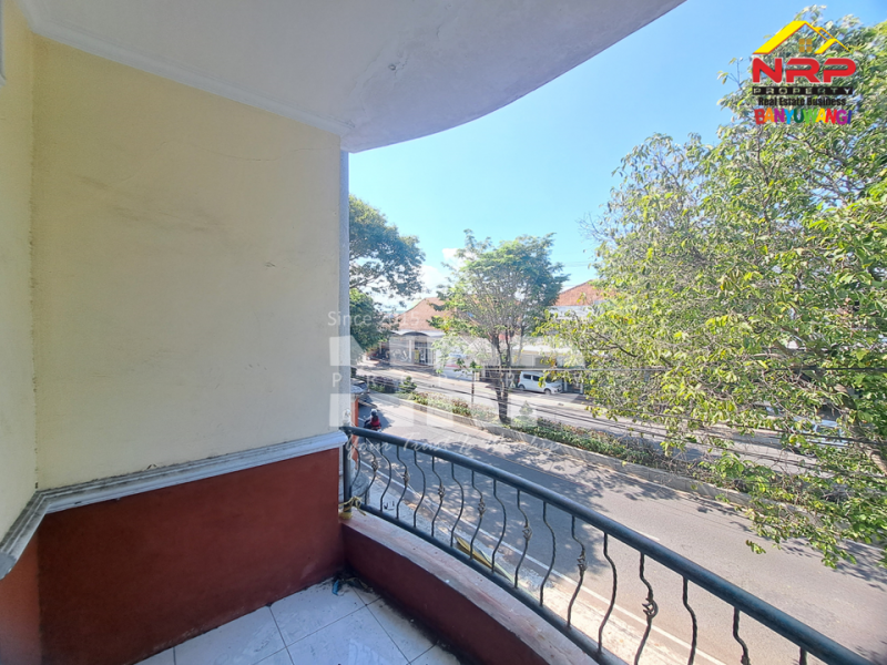 Dijual Ruko 2 Lantai Strategis di Sobo Pusat Kota Banyuwangi Dijual Ruko 2 Lantai Strategis di Sobo Pusat Kota Banyuwangi Dijual Ruko 2 Lantai Strategis di Sobo Pusat Kota Banyuwangi
Lokasi terletak di Ruas Jalan Utama Kota Banyuwangi
Lingkungan Kantor Dinas Pemerintahan, NRP BANYUWANGI
