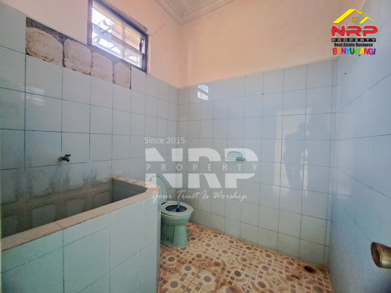 Dijual Ruko 2 Lantai Strategis di Sobo Pusat Kota Banyuwangi Dijual Ruko 2 Lantai Strategis di Sobo Pusat Kota Banyuwangi Dijual Ruko 2 Lantai Strategis di Sobo Pusat Kota Banyuwangi
Lokasi terletak di Ruas Jalan Utama Kota Banyuwangi
Lingkungan Kantor Dinas Pemerintahan, NRP BANYUWANGI