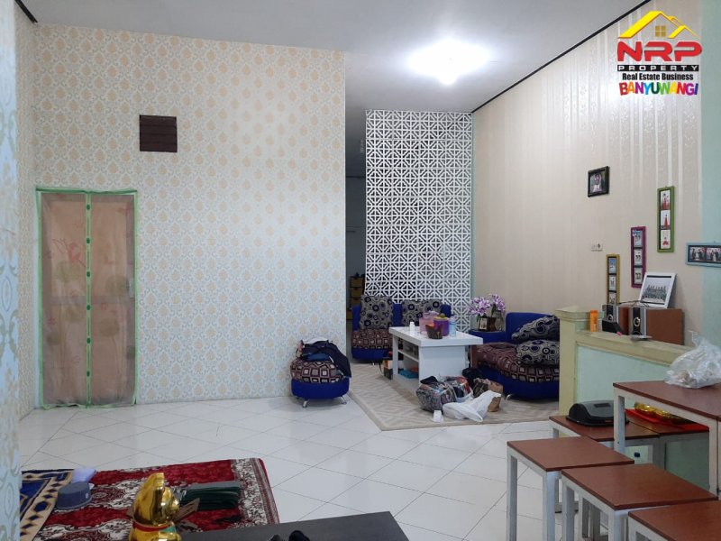 Dijual Ruko 2 Lantai Strategis di Tepi Jalan MT. HARYONO - Banyuwangi Dijual Ruko 2 Lantai Strategis di Tepi Jalan MT. HARYONO - Banyuwangi Dijual Ruko 2 Lantai Strategis di Tepi Jalan MT. HARYONO - Banyuwangi
Terletak di Area Bisnis Aktif dan sangat Cocok Untuk Ruang Usaha Bisnis Celuler, Butik, NRP BANYUWANGI