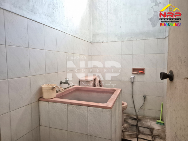 Dijual Ruko 2 Lantai Super Strategis dekat Simpang 5 Banyuwangi Dijual Ruko 2 Lantai Murah Banget di Banyuwangi Kota  Dijual Ruko 2 Lantai Super Strategis dekat Simpang 5 Banyuwangi
Berdiri di pusat keramaian kota, tempat di mana setiap langkah membawa peluang.
Cocok untuk NRP BANYUWANGI