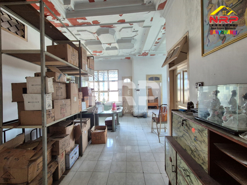 Dijual Ruko 2 Lantai Super Strategis dekat Simpang 5 Banyuwangi Dijual Ruko 2 Lantai Murah Banget di Banyuwangi Kota  Dijual Ruko 2 Lantai Super Strategis dekat Simpang 5 Banyuwangi
Berdiri di pusat keramaian kota, tempat di mana setiap langkah membawa peluang.
Cocok untuk NRP BANYUWANGI