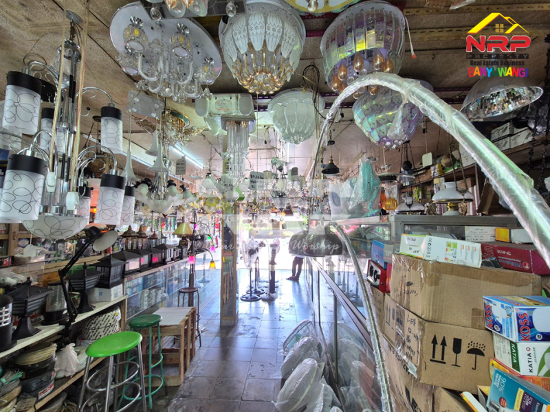 Dijual Ruko 2 Lantai Super Strategis dekat Simpang 5 Banyuwangi Dijual Ruko 2 Lantai Murah Banget di Banyuwangi Kota  Dijual Ruko 2 Lantai Super Strategis dekat Simpang 5 Banyuwangi
Berdiri di pusat keramaian kota, tempat di mana setiap langkah membawa peluang.
Cocok untuk NRP BANYUWANGI