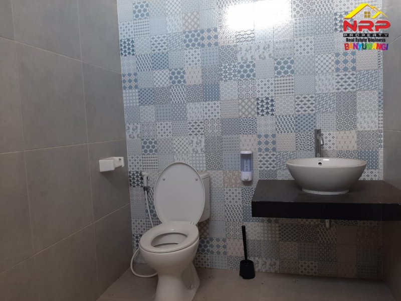 Dijual Ruko 3 Lantai Beserta Usahanya  di Jl. S. Parman - Banyuwangi Dijual Ruko 3 Lantai Beserta Usahanya  di Jl. S. Parman - Banyuwangi Dijual Ruko 3 Lantai Beserta Usahanya&nbsp; di Jl. S. Parman - Banyuwangi
Ruko terletak di Pusat Bisnis Kota Banyuwangi. Cocok Untuk Perbankkan, Galery Pusat NRP BANYUWANGI