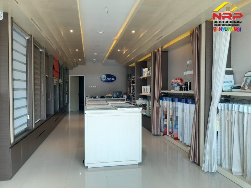 Dijual Ruko 3 Lantai Beserta Usahanya  di Jl. S. Parman - Banyuwangi Dijual Ruko 3 Lantai Beserta Usahanya  di Jl. S. Parman - Banyuwangi Dijual Ruko 3 Lantai Beserta Usahanya&nbsp; di Jl. S. Parman - Banyuwangi
Ruko terletak di Pusat Bisnis Kota Banyuwangi. Cocok Untuk Perbankkan, Galery Pusat NRP BANYUWANGI