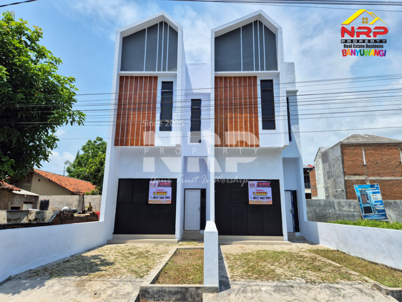 DIJUAL RUKO BARU DESAIN SCANDINAVIAN – LOKASI STRATEGIS TUKANGKAYU -  BANYUWANGI DIJUAL RUKO BARU DESAIN SCANDINAVIAN – LOKASI STRATEGIS TUKANGKAYU -  BANYUWANGI DIJUAL RUKO BARU DESAIN SCANDINAVIAN &ndash; LOKASI STRATEGIS TUKANGKAYU -&nbsp; BANYUWANGI
Ruko baru dengan konsep Scandinavian modern tampilan bersih, rapi, NRP BANYUWANGI