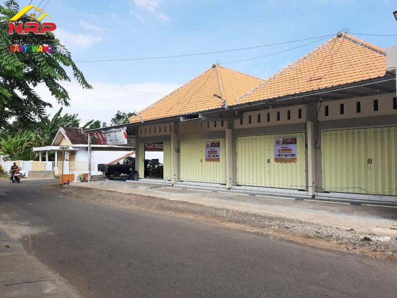 Dijual Ruko Baru Murah di Kertosari, Banyuwangi  Dijual Ruko Strategis di Jln. Ikan Hiu - Kertosari, Banyuwangi  Dijual Ruko Strategis di Jln. Ikan Hiu - Kertosari, Banyuwangi
Terletak di kawasan bisnis aktif, ramai dan padat penduduk. Akses 100 Meter dari Jln. Kolonel NRP BANYUWANGI
