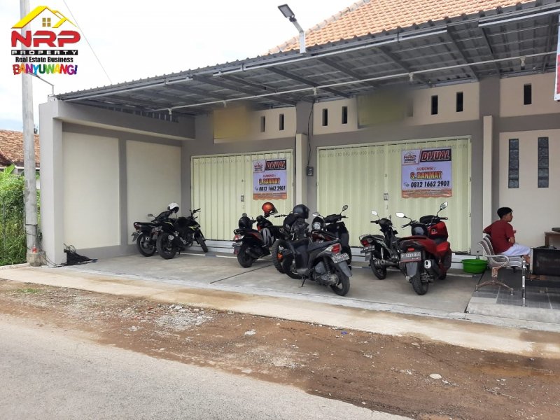 Dijual Ruko Baru Strategis di Jln. Ikan Hiu - Kertosari, Banyuwangi  Dijual Ruko Strategis di Jln. Ikan Hiu - Kertosari, Banyuwangi  Dijual Ruko Baru&nbsp; Strategis di Jln. Ikan Hiu - Kertosari, Banyuwangi
Terletak di kawasan bisnis aktif, ramai dan padat penduduk. Akses 100 Meter dari NRP BANYUWANGI