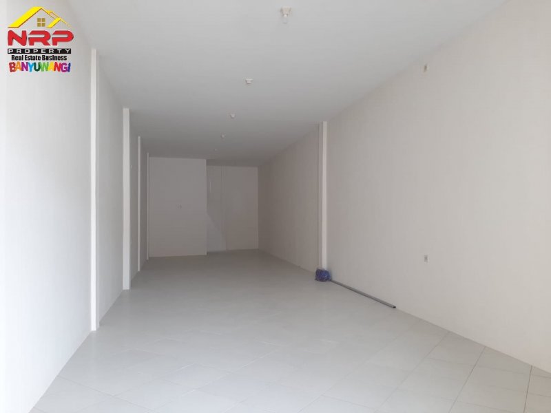 Dijual Ruko Baru Strategis di Jln. Ikan Hiu - Kertosari, Banyuwangi  Dijual Ruko Strategis di Jln. Ikan Hiu - Kertosari, Banyuwangi  Dijual Ruko Baru&nbsp; Strategis di Jln. Ikan Hiu - Kertosari, Banyuwangi
Terletak di kawasan bisnis aktif, ramai dan padat penduduk. Akses 100 Meter dari NRP BANYUWANGI