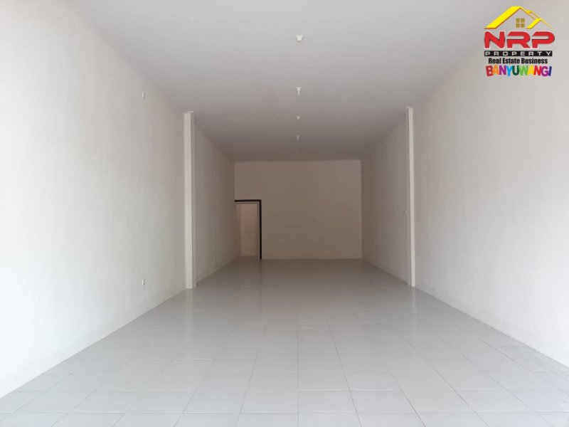 Dijual Ruko Baru Strategis di Jln. Prambanan - Banyuwangi Dijual Ruko Baru Strategis di Jln. Prambanan - Banyuwangi Dijual Ruko Baru Strategis di Jln. Prambanan - Banyuwangi
Lokasi di Jantung Kota Banyuwangi, 100 Meter dari Jl. Jaksa Agung Suprapto
Dekat dengan Faslitas NRP BANYUWANGI