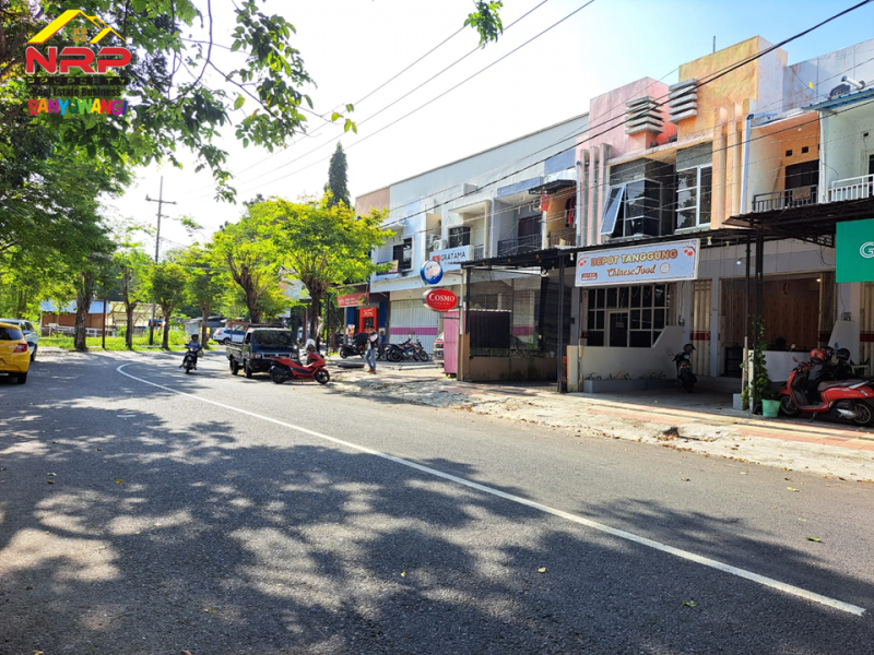 Dijual Ruko dan Kos - Kosan 2 Lantai di Barat Kampus Untag- Banyuwangi Dijual Ruko dan Kos - Kosan 2 Lantai di Barat Kampus Untag- Banyuwangi Dijual Ruko dan Kos - Kosan 2 Lantai di Barat Kampus Untag- Banyuwangi
Lokasi Sangat Strategis Cocok untuk investasi pasive Income
Terletak di Area Kampus, NRP BANYUWANGI