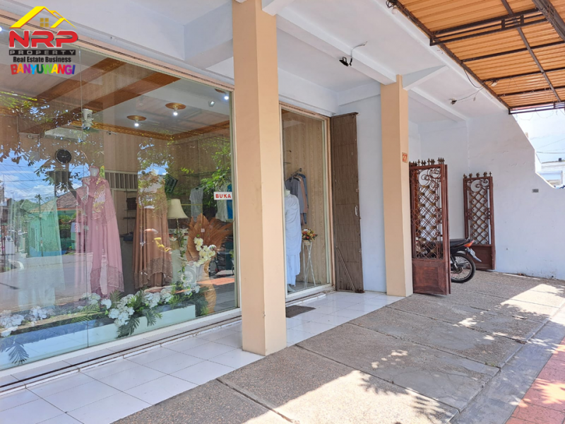 Dijual Ruko dan Rumah  Murah Strategis 2 Lantai di Tepi Jl. Kolonel  Sugiono - Banyuwangi Dijual Ruko dan Rumah  Strategis 2 Lantai di Tepi Jl. Kolonel  Sugiono - Banyuwangi Dijual Ruko dan Rumah&nbsp; Strategis 2 Lantai di Tepi Jl. Kolonel&nbsp; Sugiono - Banyuwangi
Terletak di Area Bisnis Aktif dan sangat Cocok Untuk Ruang Usaha NRP BANYUWANGI