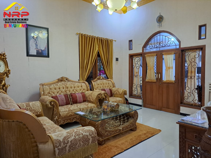 Dijual Ruko dan Rumah  Murah Strategis 2 Lantai di Tepi Jl. Kolonel  Sugiono - Banyuwangi Dijual Ruko dan Rumah  Strategis 2 Lantai di Tepi Jl. Kolonel  Sugiono - Banyuwangi Dijual Ruko dan Rumah&nbsp; Strategis 2 Lantai di Tepi Jl. Kolonel&nbsp; Sugiono - Banyuwangi
Terletak di Area Bisnis Aktif dan sangat Cocok Untuk Ruang Usaha NRP BANYUWANGI