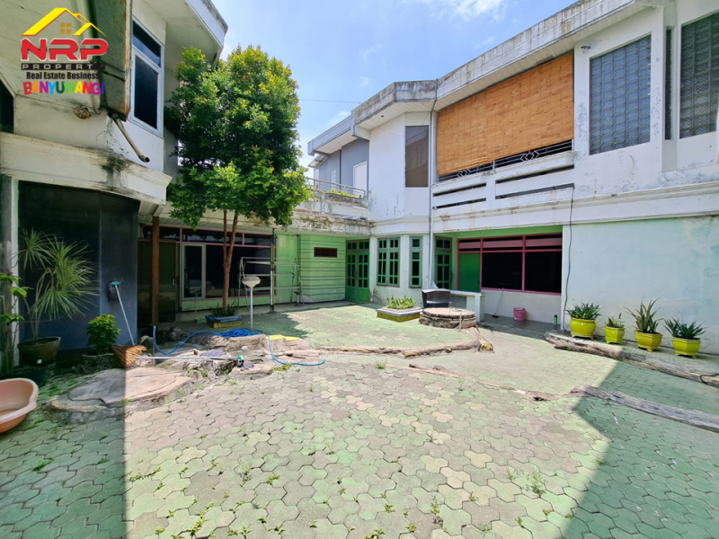 Dijual Ruko dan Rumah Strategis Di Tepi Jalan Brawijaya Banyuwangi Dijual Ruko dan Rumah Strategis Di Tepi Jalan Brawijaya Banyuwangi Dijual Ruko dan Rumah Strategis Di Tepi Jalan Brawijaya Banyuwangi
Ex. Dealer Honday Banyuwangi, Lokasi Di Ruas Jalan Double W Brawijaya. Berada di Depan SPBU NRP BANYUWANGI
