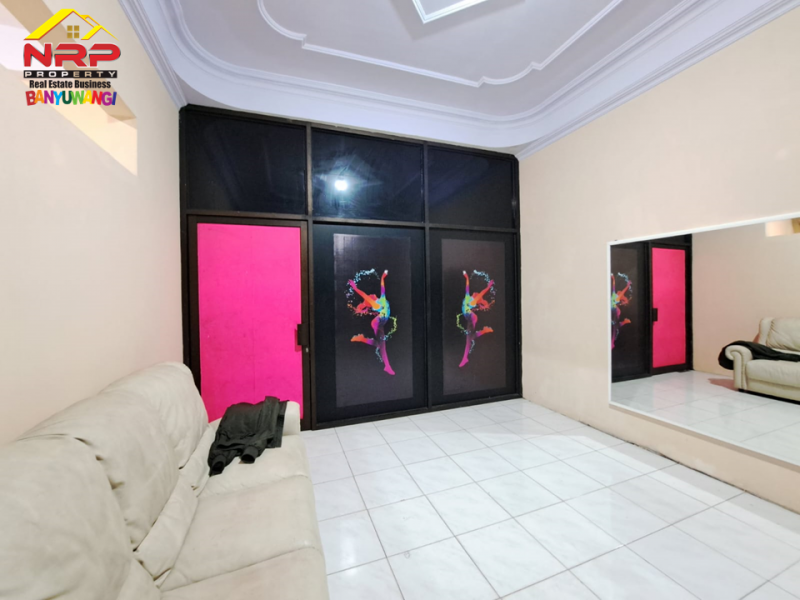 Dijual Ruko dan Rumah Strategis Di Tepi Jalan Brawijaya Banyuwangi Dijual Ruko dan Rumah Strategis Di Tepi Jalan Brawijaya Banyuwangi Dijual Ruko dan Rumah Strategis Di Tepi Jalan Brawijaya Banyuwangi
Ex. Dealer Honday Banyuwangi, Lokasi Di Ruas Jalan Double W Brawijaya. Berada di Depan SPBU NRP BANYUWANGI