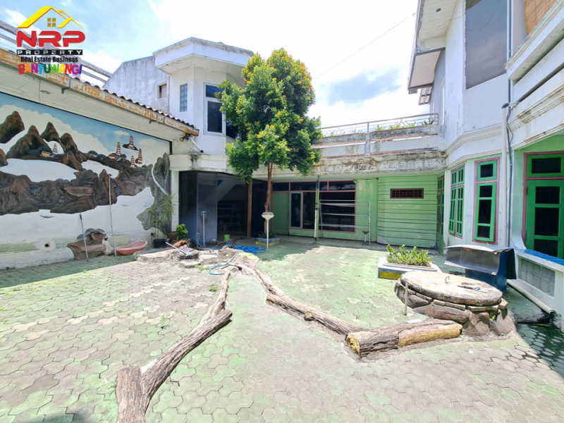 Dijual Ruko dan Rumah Strategis Di Tepi Jalan Brawijaya Banyuwangi Dijual Ruko dan Rumah Strategis Di Tepi Jalan Brawijaya Banyuwangi Dijual Ruko dan Rumah Strategis Di Tepi Jalan Brawijaya Banyuwangi
Ex. Dealer Honday Banyuwangi, Lokasi Di Ruas Jalan Double W Brawijaya. Berada di Depan SPBU NRP BANYUWANGI