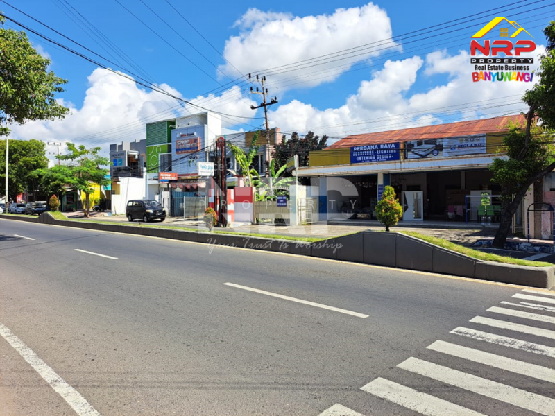 Dijual Ruko dan Rumah tepi di Jl. S. Parman - Banyuwangi Dijual Ruko dan Rumah tepi di Jl. S. Parman - Banyuwangi Dijual Ruko dan Rumah tepi di Jl. S. Parman - Banyuwangi
Ruko terletak di Pusat Bisnis Kota Banyuwangi.&nbsp;
Cocok Untuk Showroom, Bengkel, Toko, dan Unit NRP BANYUWANGI