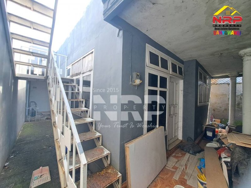 Dijual Ruko Excafe di tepi Jalan Rogojampi - Banyuwangi  Dijual Ruko Excafe di tepi Jalan Rogojampi - Banyuwangi  Dijual Ruko Excafe di tepi Jalan Rogojampi - Banyuwangi&nbsp;
Cocok untuk studio foto, butik, cafe, dll&nbsp;

Luas Tanah : 355 M2 SHM
Luas Bangunan : 200 NRP BANYUWANGI