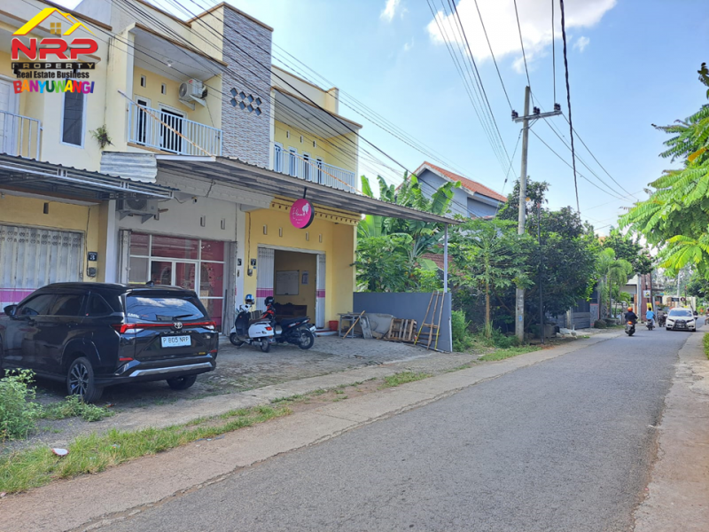 Dijual Ruko Murah 2 Lantai dekat SATPAS POLRESTA Banyuwangi Dijual Ruko Murah 2 Lantai dekat SATPAS POLRESTA Banyuwangi Dijual Ruko Murah 2 Lantai dekat SATPAS POLRESTA Banyuwangi
Lingkungan Padat Penduduk sangat cocok untuk ruang usaha maupun Kantor
Akses jalan utama Jl. NRP BANYUWANGI