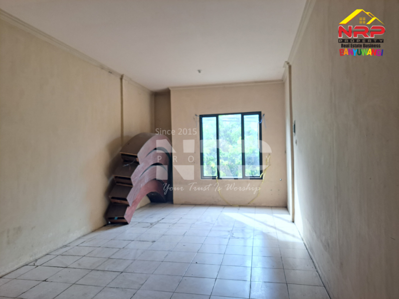 Dijual Ruko Murah  2 Lantai di Taman Laguna Banyuwangi  Dijual Ruko 2 Lantai di Taman Laguna Banyuwangi  Dijual Ruko 2 Lantai di Taman Laguna Banyuwangi&nbsp;
Lokasi strategis di Depan Hotel ILIRA,tepi Jalan Yos Sudarso, Sangat Cocok untuk Ruang usaha

LT/LB : NRP BANYUWANGI