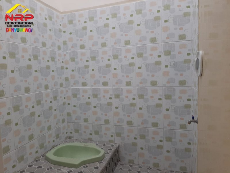 Dijual Ruko Murah Strategis di Jln. Ikan Hiu - Kertosari, Banyuwangi  Dijual Ruko Strategis di Jln. Ikan Hiu - Kertosari, Banyuwangi  Dijual Ruko Strategis di Jln. Ikan Hiu - Kertosari, Banyuwangi
Terletak di kawasan bisnis aktif, ramai dan padat penduduk. Akses 100 Meter dari Jln. Kolonel NRP BANYUWANGI