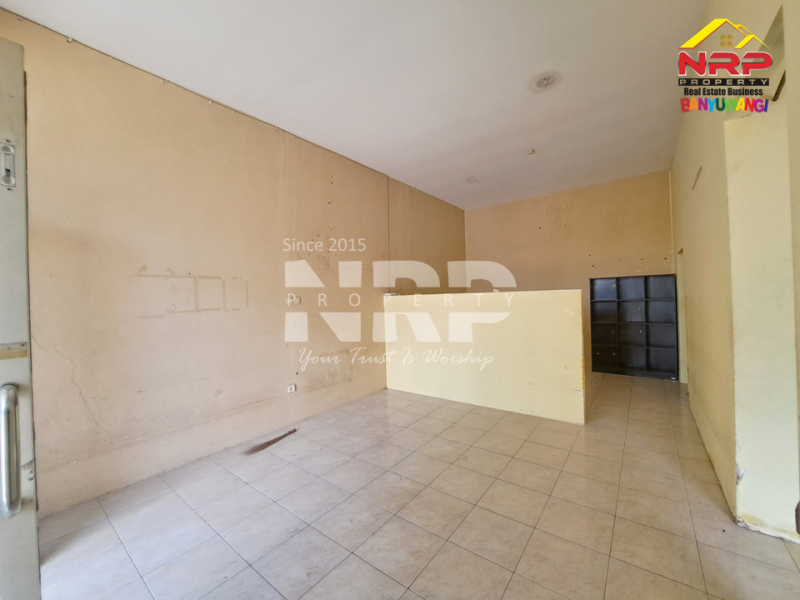 Dijual Ruko Murah Strategis Tepi Jl. Blimbingsari - Rogojampi  Dijual Ruko Murah Strategis Tepi Jl. Blimbingsari - Rogojampi  Dijual Ruko Murah Strategis Tepi Jl. Blimbingsari - Rogojampi&nbsp;
Jl. Depan Aspal, Belakang Jl. Perumahan.&nbsp;
Cocok untuk hunian, toko sembako, butik, NRP BANYUWANGI