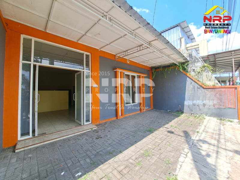Dijual Ruko Murah Strategis Tepi Jl. Blimbingsari - Rogojampi  Dijual Ruko Murah Strategis Tepi Jl. Blimbingsari - Rogojampi  Dijual Ruko Murah Strategis Tepi Jl. Blimbingsari - Rogojampi&nbsp;
Jl. Depan Aspal, Belakang Jl. Perumahan.&nbsp;
Cocok untuk hunian, toko sembako, butik, NRP BANYUWANGI