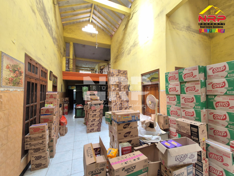 DIJUAL RUKO PROSPEK DI ROGOJAMPI. Lokasi yang tepat selalu jadi kunci usaha yang bertahan lama. DIJUAL RUKO PROSPEK DI ROGOJAMPI. Lokasi yang tepat selalu jadi kunci usaha yang bertahan lama. DIJUAL RUKO PROSPEK DI ROGOJAMPI. Lokasi yang tepat selalu jadi kunci usaha yang bertahan lama.
Ruko ini berada di kawasan Rogojampi, area dengan aktivitas NRP BANYUWANGI